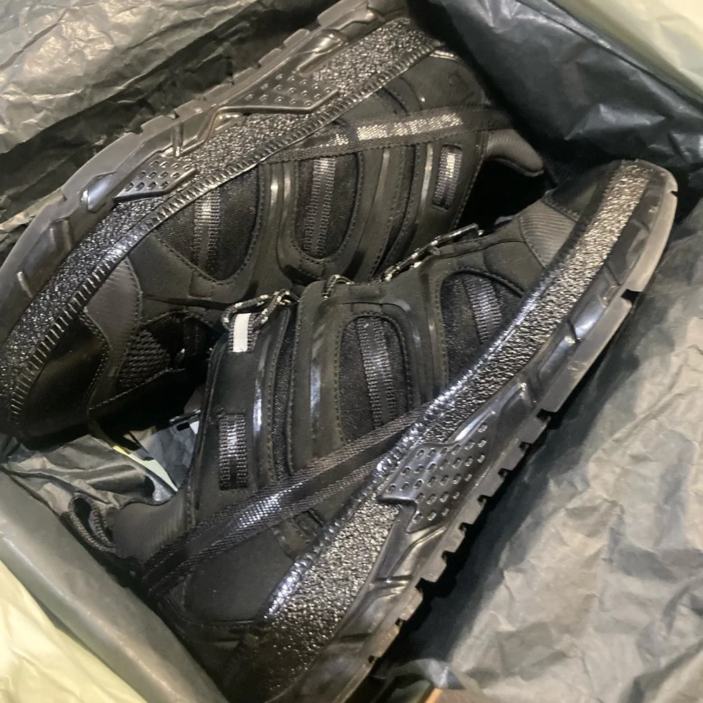 Black Burberry mens trainers - Picture 4 of 6